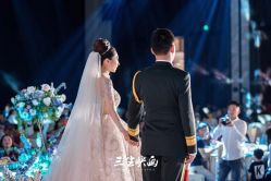 -派丽莫Pellimo原创设计婚纱品牌