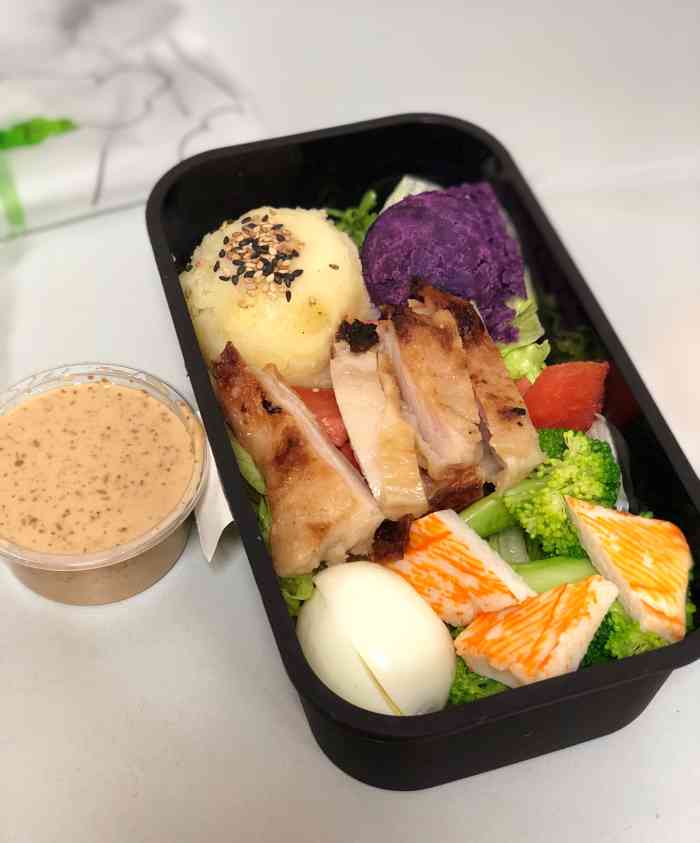 yaso沙拉(中华店)-"通过点评外卖点了一份沙拉,是特价的,一大.