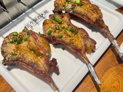 苏尼特金质烤羊排-三个蒙古大叔羊肉串(大宁店)