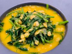豌豆黄浸豌豆尖-半山腰·云南菜(侨福芳草地店)