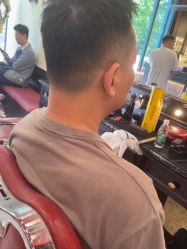 -东方先生国潮男士理发馆