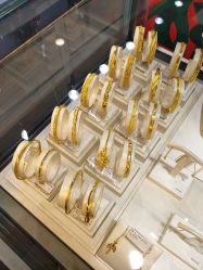 -周大福 CHOW TAI FOOK(新世界百货崇文店)