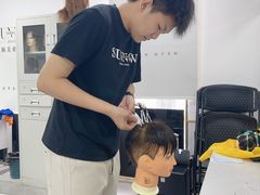 -首脑美容美发化妆美甲培训学校(龙岗校区)