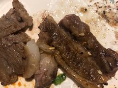 極上和牛牛小排-肉魁屋·烧肉·烧鸟·酒场(高新店)