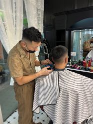 点击看大图 -老男孩男士理容馆·理发·烫染·修面