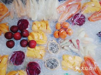 昨晚香港直飞的槟城,住的地方附近还挺热闹,去一个fo