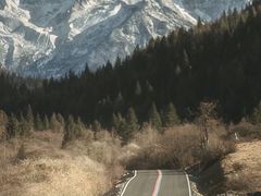-亚拉雪山风景区