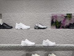 -SALOMON萨洛蒙(青岛海信店)