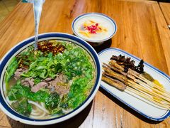 -云阿蛮云南生烫牛肉米线(奉贤路店)