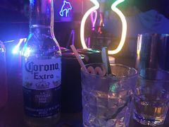 -UP嘻哈酒吧(粉巢店)
