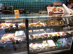 面包甜点陈列柜-星巴克臻选(威海威高广场店)
