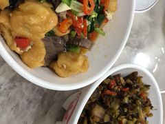 油豆腐炒剔骨肉-红色湘菜馆(春风店)