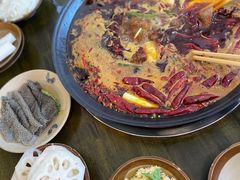 -黄潇洒老火锅(九眼桥宏济巷店)