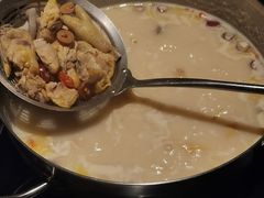 -尚尚仙·酸汤猪手·猪肚鸡火锅(华联万柳购物中心店)