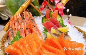 Sweet Shrimp and Salmon Sashimi Platter