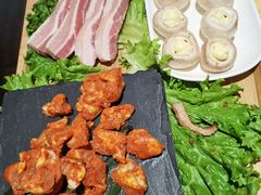 -极简·炭火烤肉主题餐厅·龙虾烧烤·烤羊排(宝龙店)