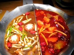 台式麻辣锅-湊湊火锅·茶憩(杭州湖滨银泰in77店)
