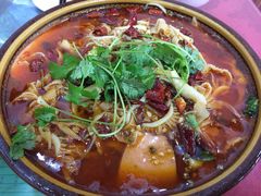 -乡土特色.冷锅鱼.牦牛肉汤锅