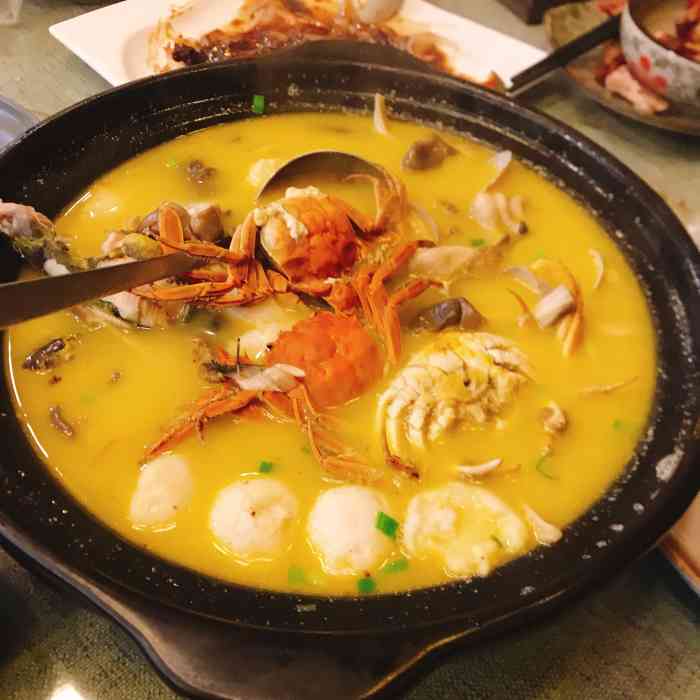 太湖一锅鲜,这是最后一个上的,我们都吃饱了这个菜才上来,催了好几次