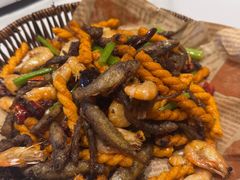 -荆楚渔艺堂·鱼头泡饭(江堤中路店)