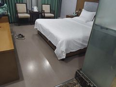 -宸玥酒店(成都西南财大地铁站店)