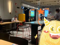 大堂-麦当劳(中山公园龙之梦店)