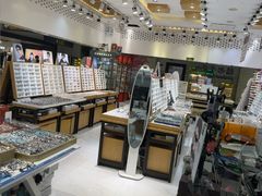 -美式眼镜·授权蔡司.依视路.尼康.豪雅.明月(人民广场店)