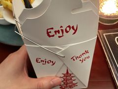 -毛毛虫酒吧