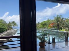 -亚龙湾喜来登·美景台大堂吧