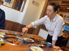 -明洞阿姨·韩式酱蟹烤肉·创意料理(三元桥店)