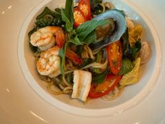 海鲜辣酱面-Chom Cafe and Restaurant