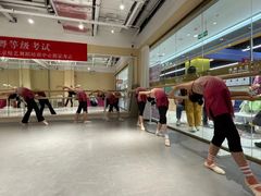 -炫艺舞蹈培训中心(枫尚奥特莱斯店)