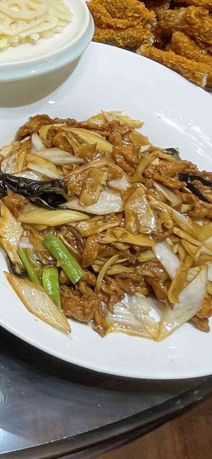 芳袭人-"午餐在新开的店用餐,餐具,装修都很新,服."-大众点评移动版