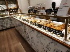 面包甜点陈列柜-WHEAT&BAKER-麥(凯德来福士店)