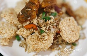 Crispy Chicken Wings with Rice Noodles