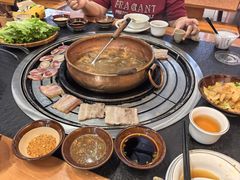 -阿山卓·野生菌火锅·纳西火塘烤肉