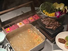 -左庭右院鲜牛肉火锅黑金店(陆家嘴中心店)