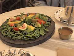 水果和混合绿叶沙拉-IL TEATRO 精品意大利餐厅