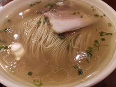 白底汤面白焖肉-同得兴面馆.苏式面.三虾面(园区店)