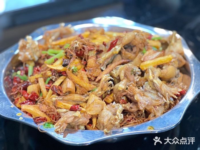 馋嘴蛙火锅干锅牛蛙图片