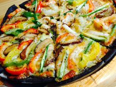 竹炭海鲜黑披萨-麦甜创意轻食餐厅(西康路店)