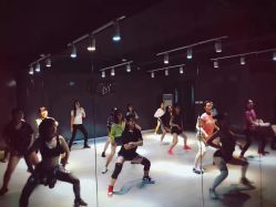 -YASAKI国际舞蹈中心