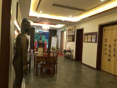 -灸春堂·艾灸·痛症·整脊连锁(之江银泰店)