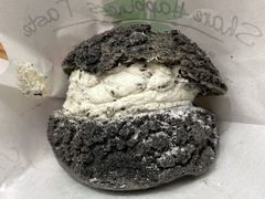 奥利奥咸奶油泡芙-mira甜品屋(财大店)
