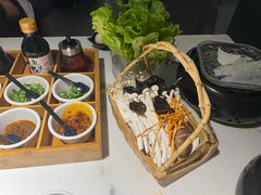 -无界釜·河豚鱼汤锅(红山动物园店)