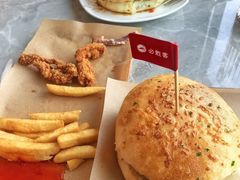 -必胜客(尹山湖歌林公园店)