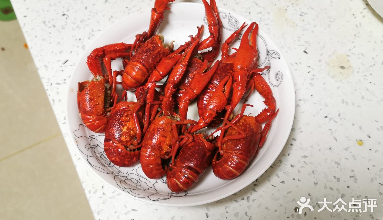 虾糕金黄，虾肉弹嫩，麻辣鲜香