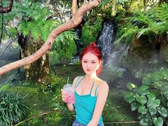 -Chom Cafe and Restaurant