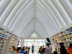 -钟书阁(松江泰晤士小镇店)