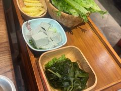 -野山舂·贵州现舂酸汤火锅(鸿通城店)